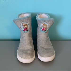 Disney Frozen fuzzy Boots